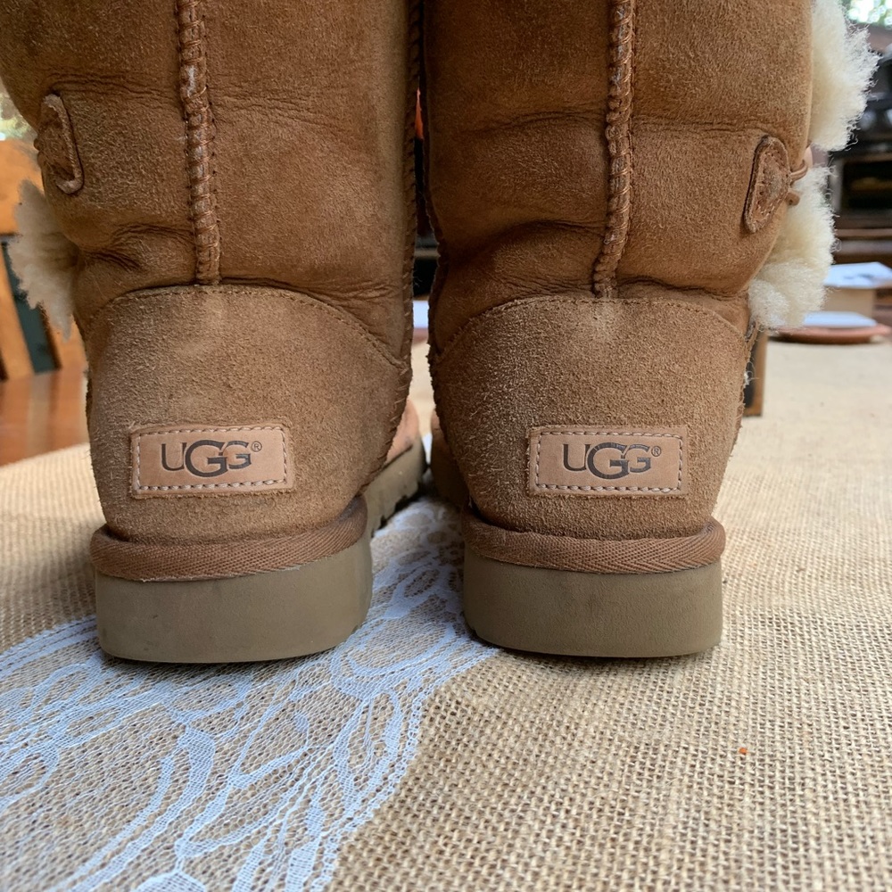 Ugg Bailey Button Boots Size 6 - Picture 8 of 15